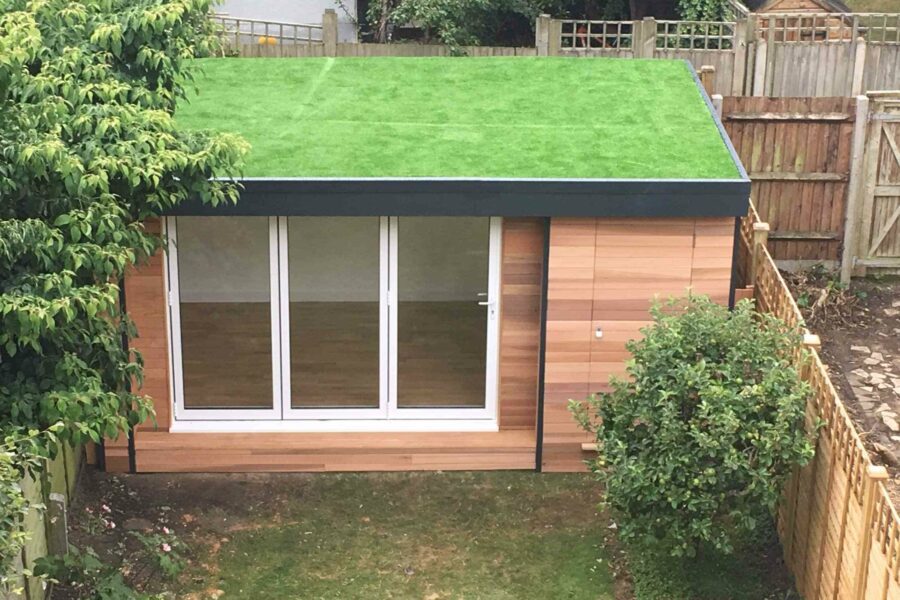 Garden Room with Artificial Grass - eDEN Garden Rooms