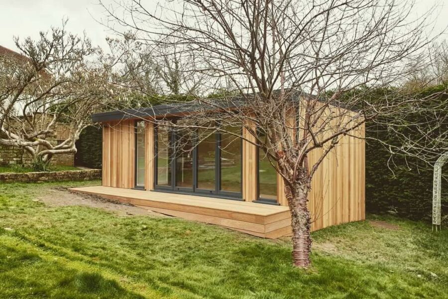 Garden room with bifold doors in Kent - eDEN Garden Rooms